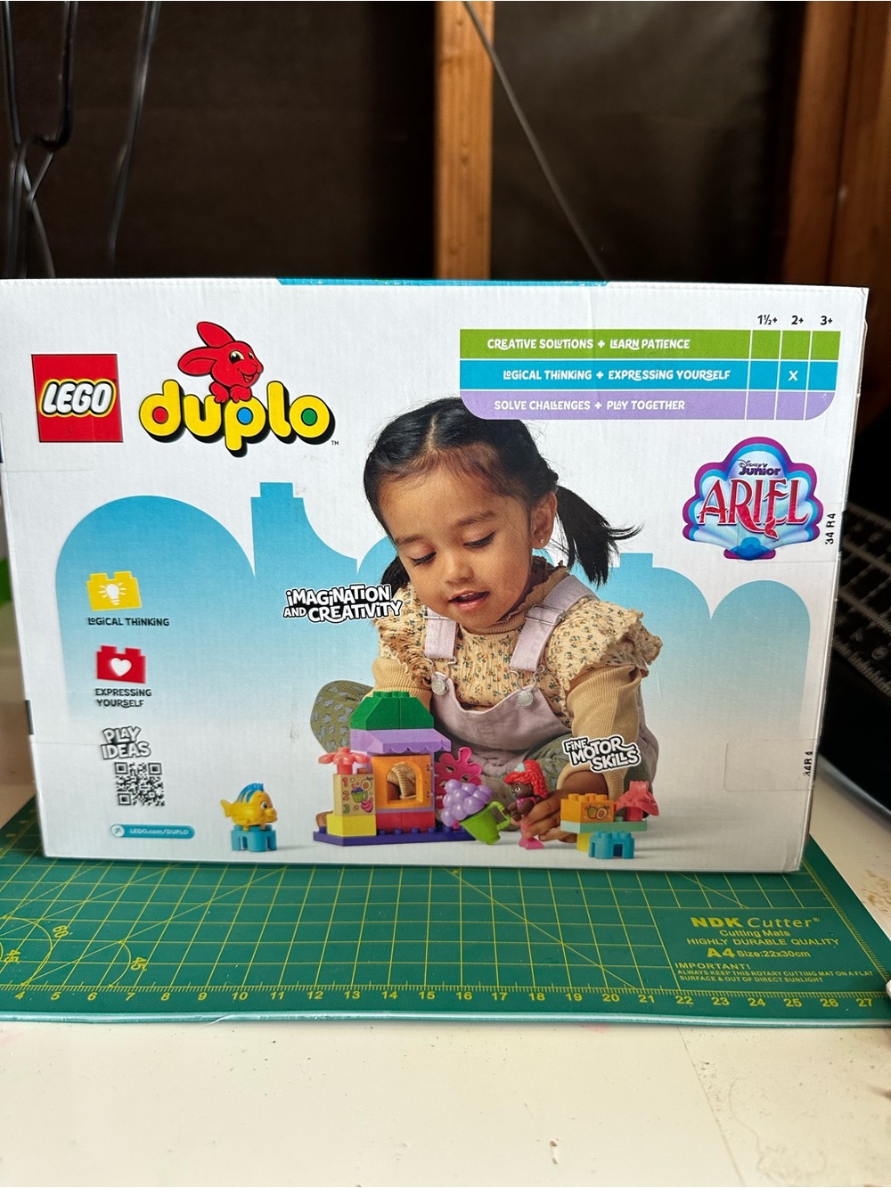 LEGO DUPLO Ariel Café Playset in Purple, Pink & Green - Picture 2 of 2